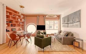 Modern 2 Bedrooms Near Louvre