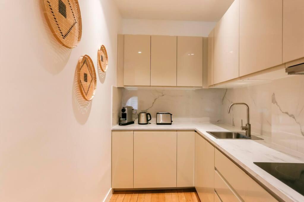 Modern 2 Bedrooms Near Louvre Paris Exterior photo